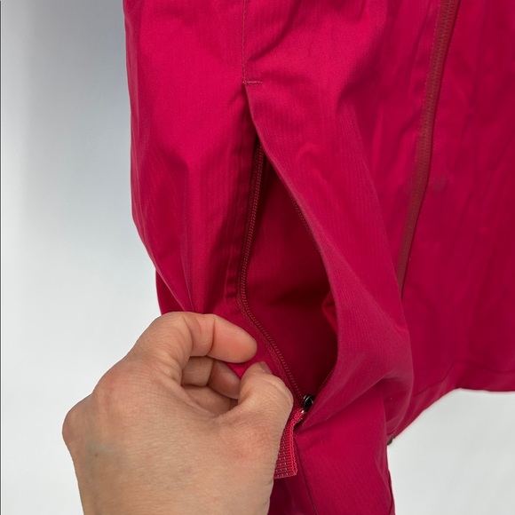 Patagonia Teal Jacket Girls' Insulated Snowbelle Jacket
Size Medium - Picture 5 of 13